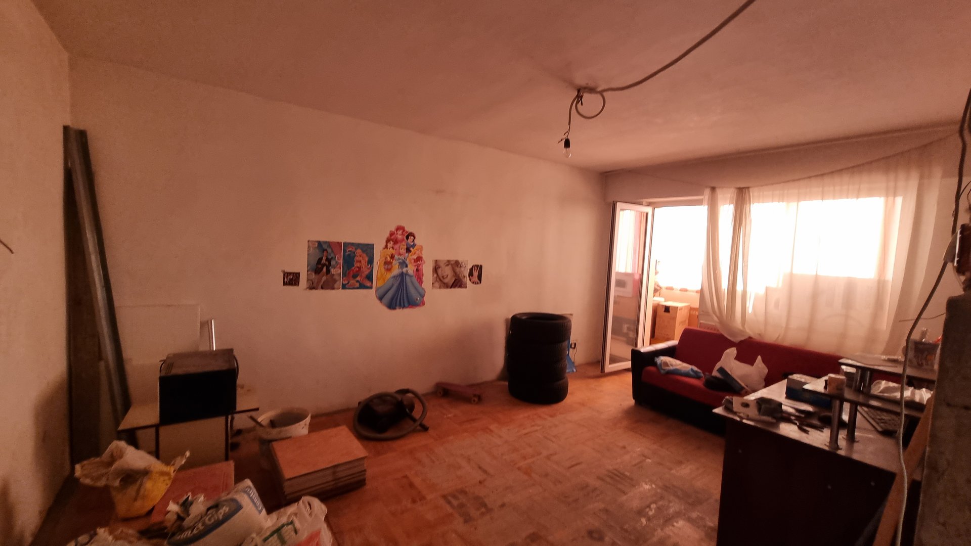 De vanzare-Apartament 3 camere,Vlaicu
